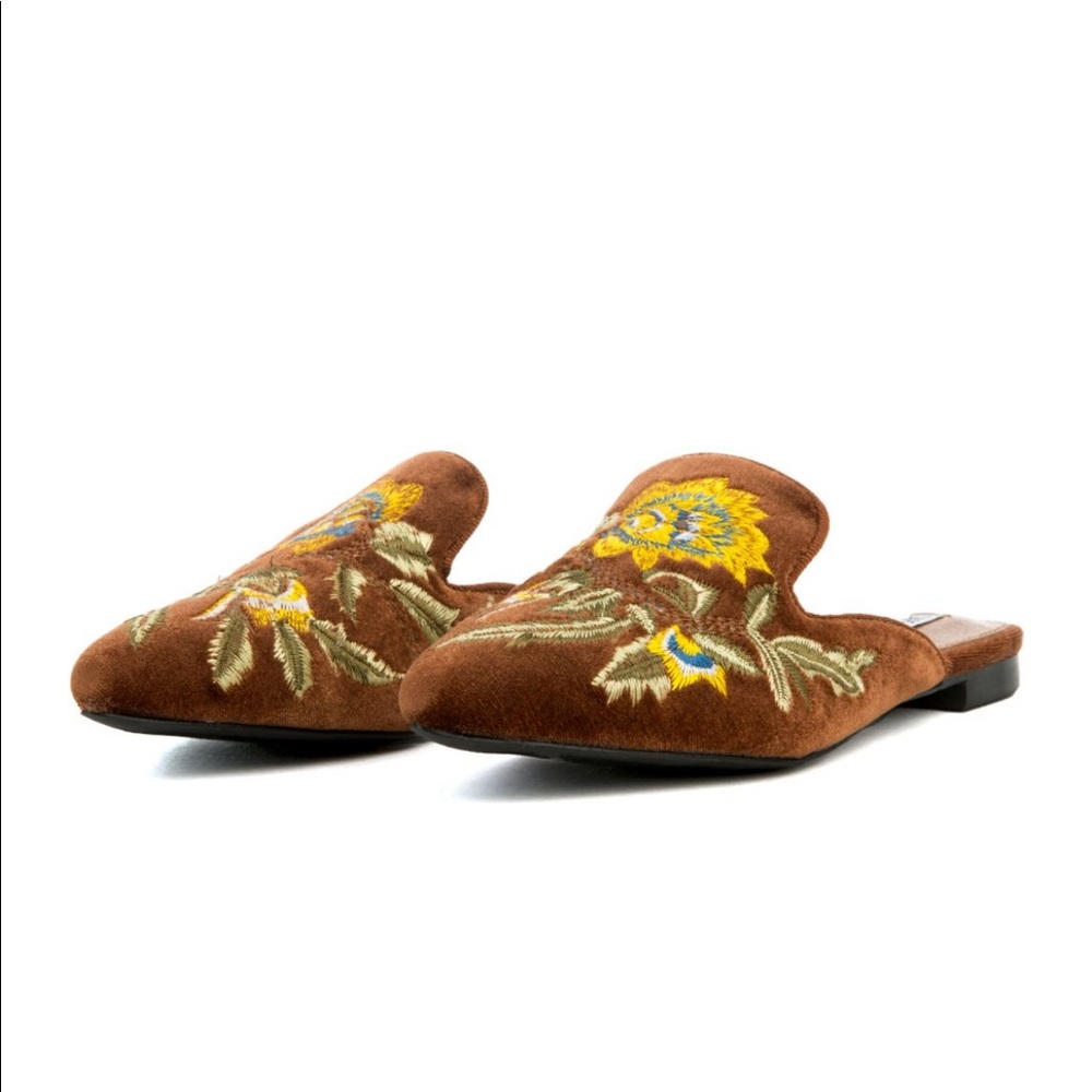 Cape Robin Bronze Suede Embroidered Western Lounge Mules NWOT